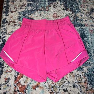 lululemon hotty hot high rise 4 inch shorts
